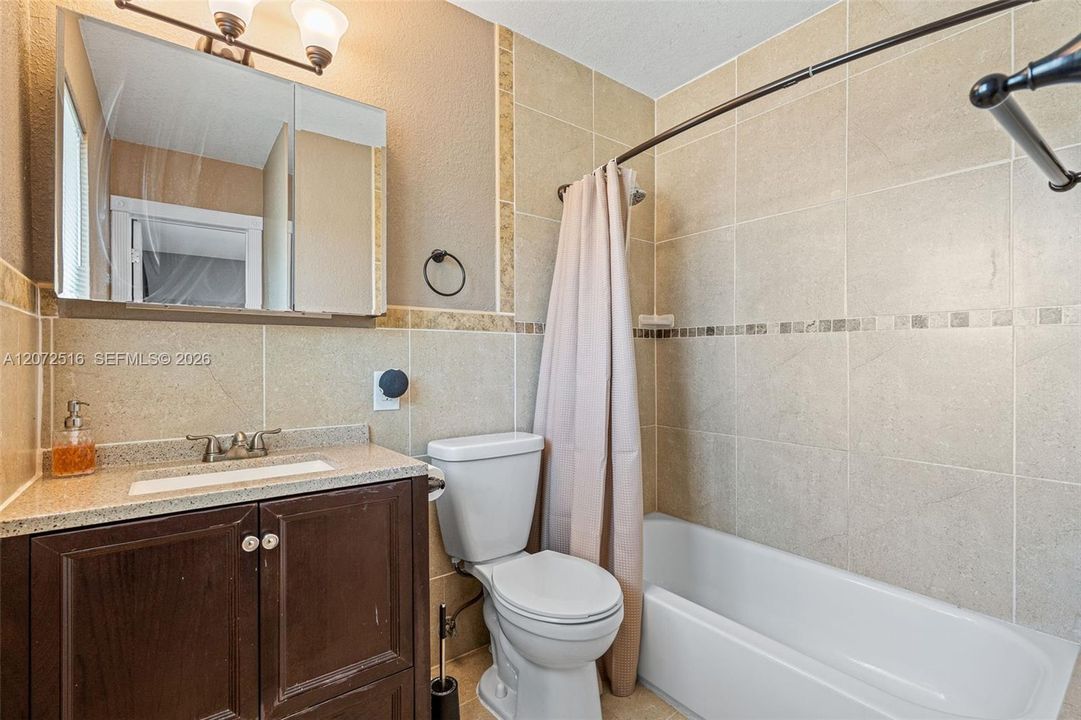 В аренду: $4,700 (4 спален, 2 ванн, 2160 Квадратных фут)