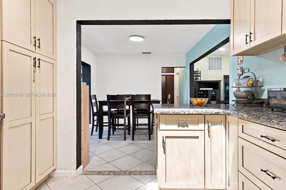 For Sale: $615,000 (4 beds, 2 baths, 1924 Square Feet)