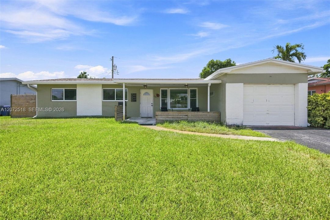 For Sale: $615,000 (4 beds, 2 baths, 1924 Square Feet)