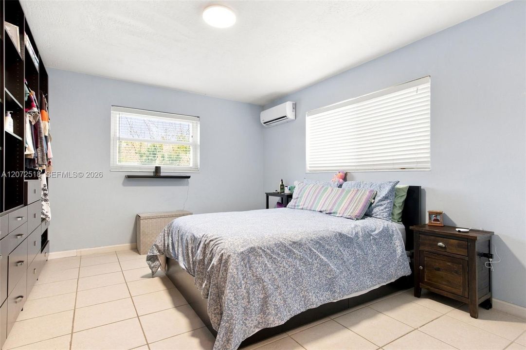 For Sale: $615,000 (4 beds, 2 baths, 1924 Square Feet)