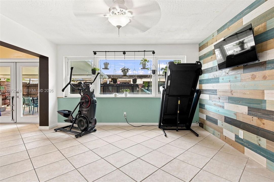 For Sale: $615,000 (4 beds, 2 baths, 1924 Square Feet)