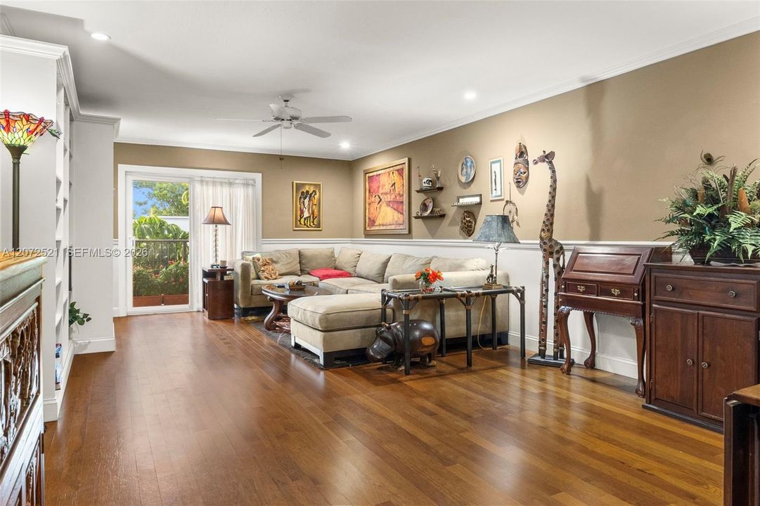 For Sale: $555,000 (2 beds, 2 baths, 1218 Square Feet)