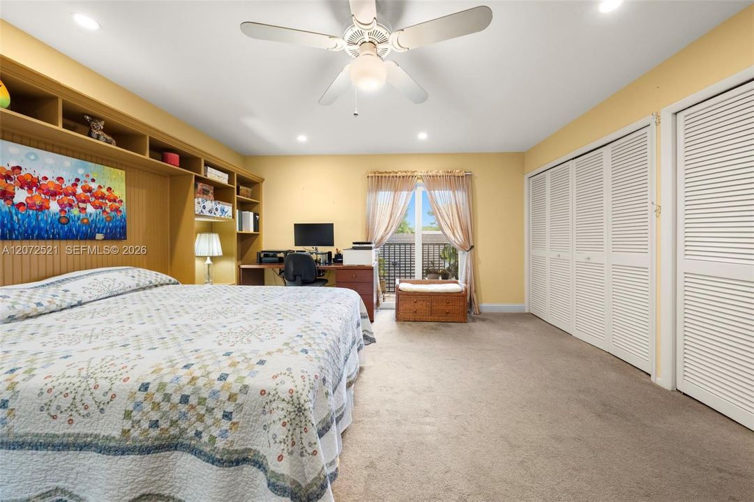 For Sale: $555,000 (2 beds, 2 baths, 1218 Square Feet)