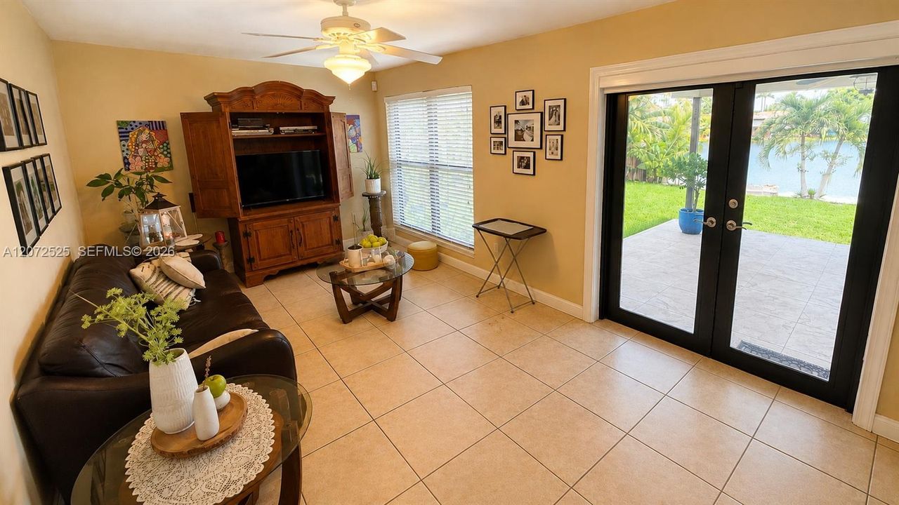 En Venta: $939,900 (4 camas, 2 baños, 1873 Pies cuadrados)