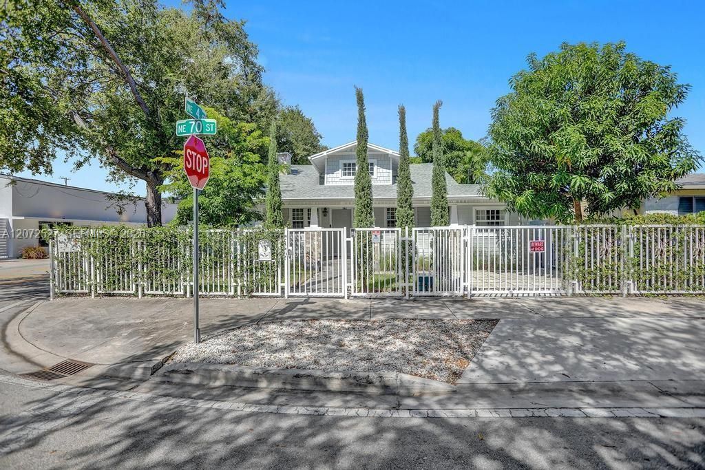 En Venta: $980,000 (5 camas, 3 baños, 1147 Pies cuadrados)