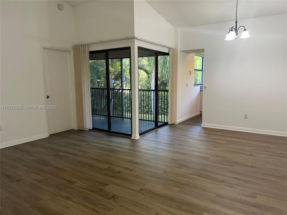 For Rent: $1,650 (2 beds, 1 baths, 863 Square Feet)