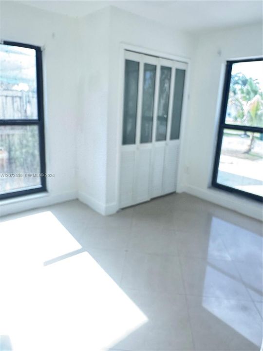 En Venta: $650,000 (4 camas, 2 baños, 1822 Pies cuadrados)