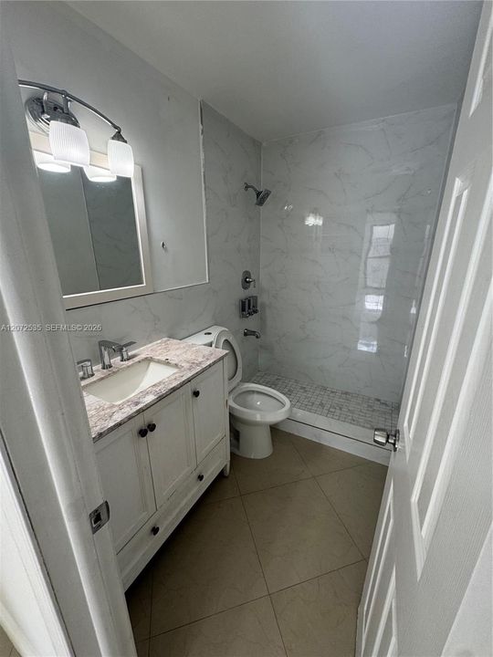 En Venta: $650,000 (4 camas, 2 baños, 1822 Pies cuadrados)