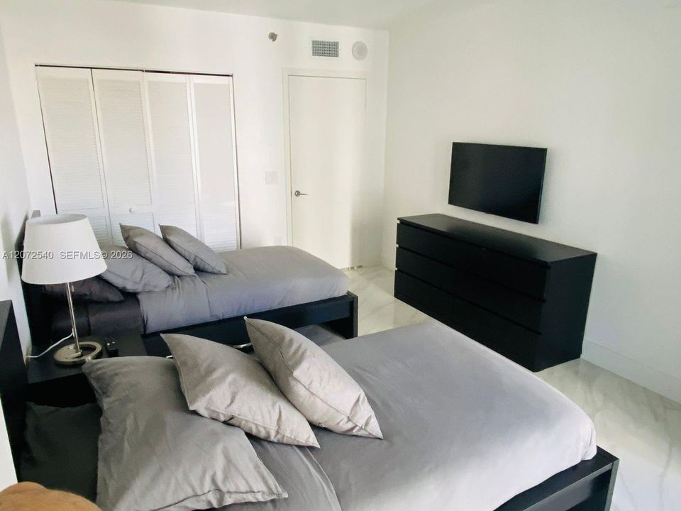 For Rent: $7,000 (3 beds, 2 baths, 1760 Square Feet)