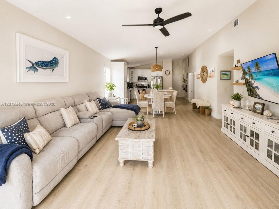 For Sale: $549,999 (4 beds, 2 baths, 1625 Square Feet)