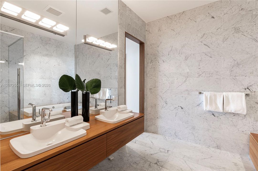 En Venta: $7,800,000 (4 camas, 5 baños, 3828 Pies cuadrados)