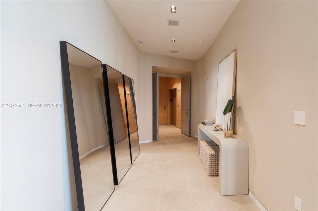 En Venta: $7,800,000 (4 camas, 5 baños, 3828 Pies cuadrados)