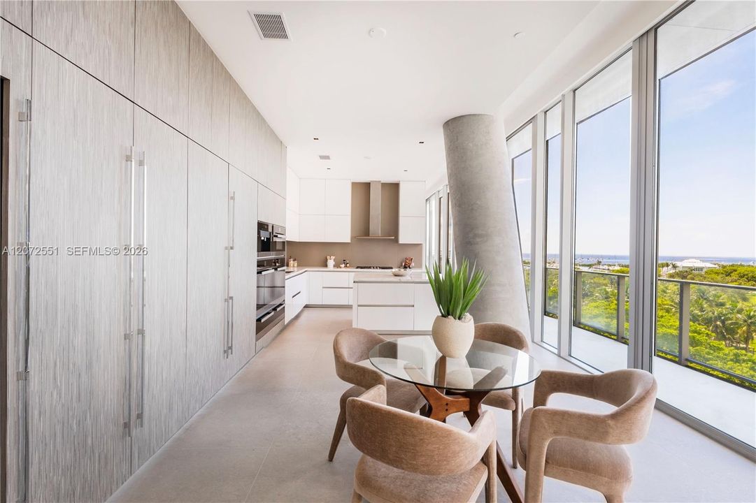 En Venta: $7,800,000 (4 camas, 5 baños, 3828 Pies cuadrados)