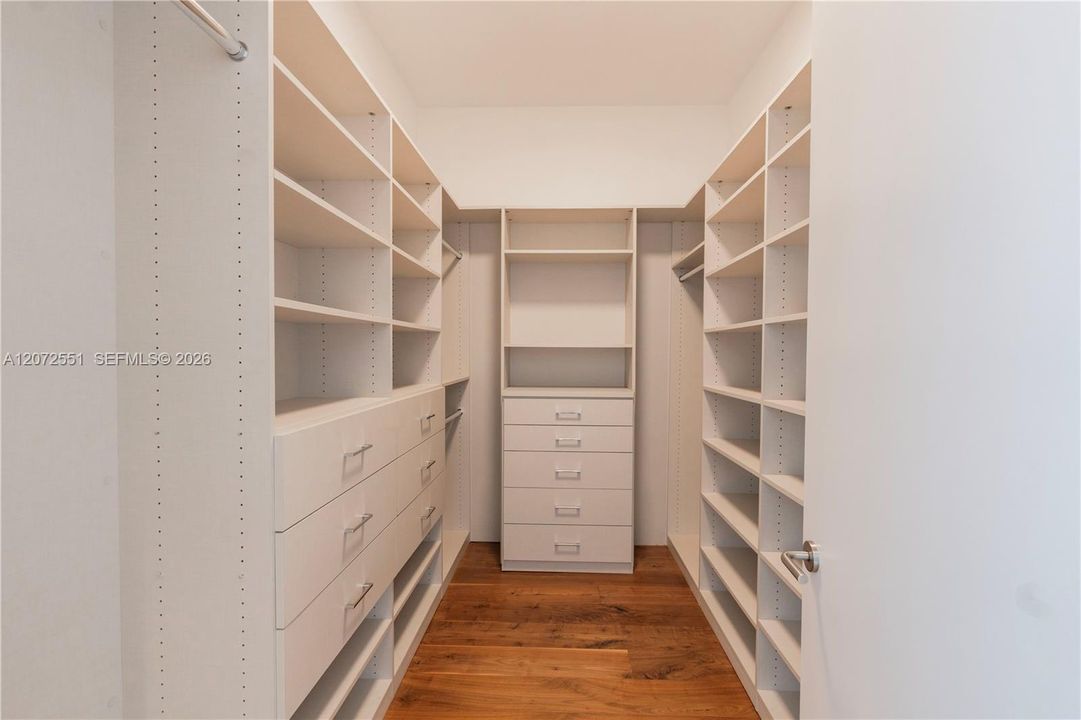 En Venta: $7,800,000 (4 camas, 5 baños, 3828 Pies cuadrados)