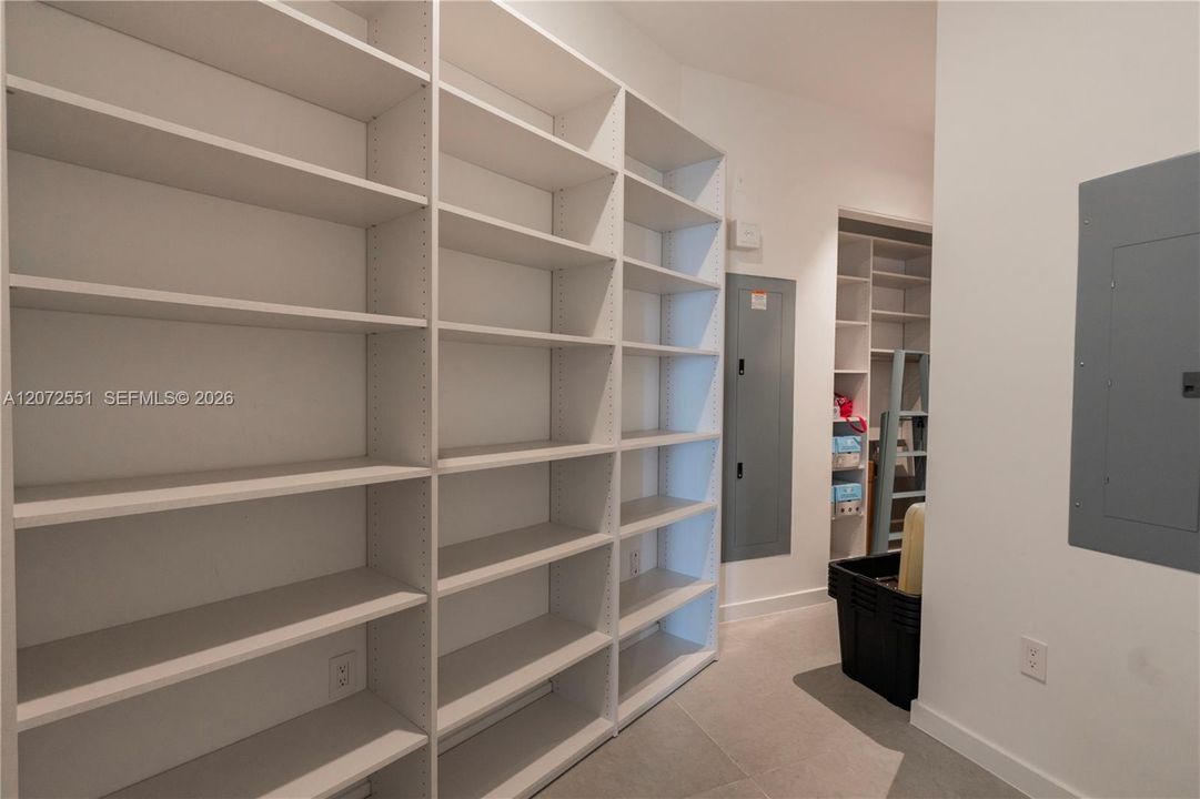 En Venta: $7,800,000 (4 camas, 5 baños, 3828 Pies cuadrados)