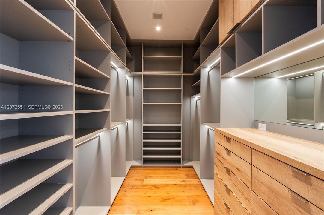 En Venta: $7,800,000 (4 camas, 5 baños, 3828 Pies cuadrados)