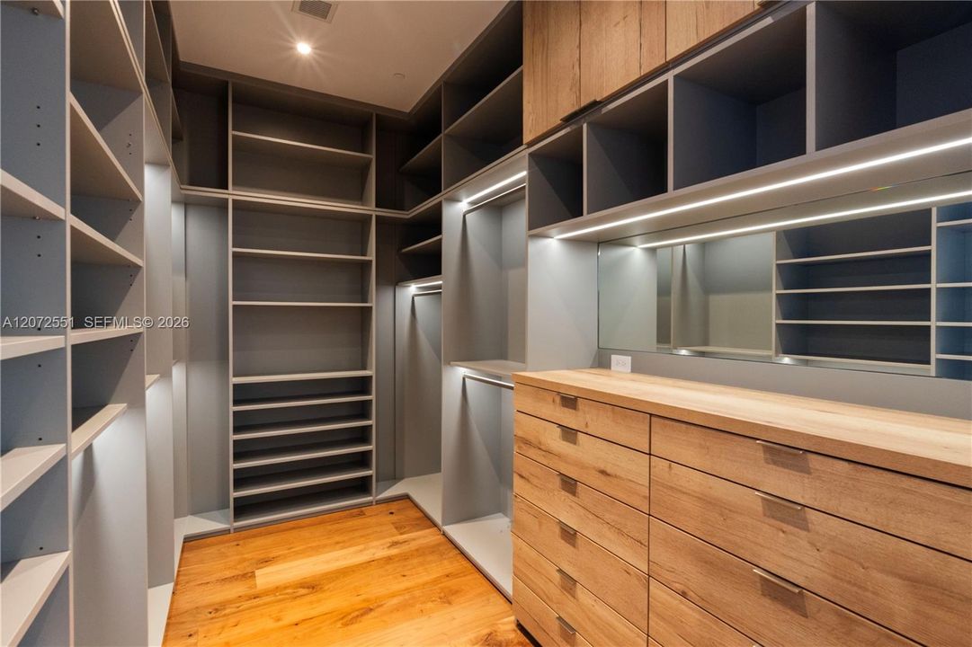 En Venta: $7,800,000 (4 camas, 5 baños, 3828 Pies cuadrados)