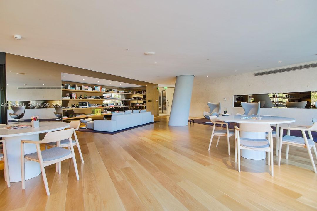 En Venta: $7,800,000 (4 camas, 5 baños, 3828 Pies cuadrados)