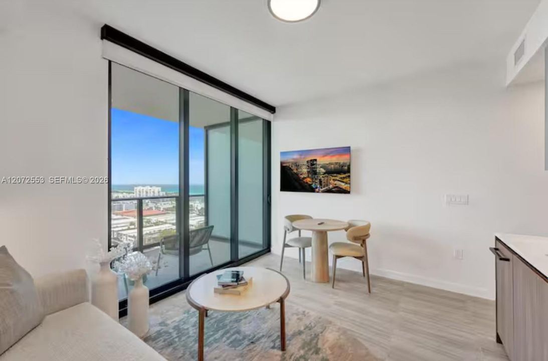 For Sale: $697,000 (1 beds, 1 baths, 412 Square Feet)