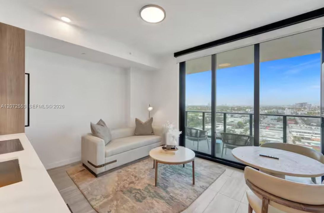 For Sale: $697,000 (1 beds, 1 baths, 412 Square Feet)