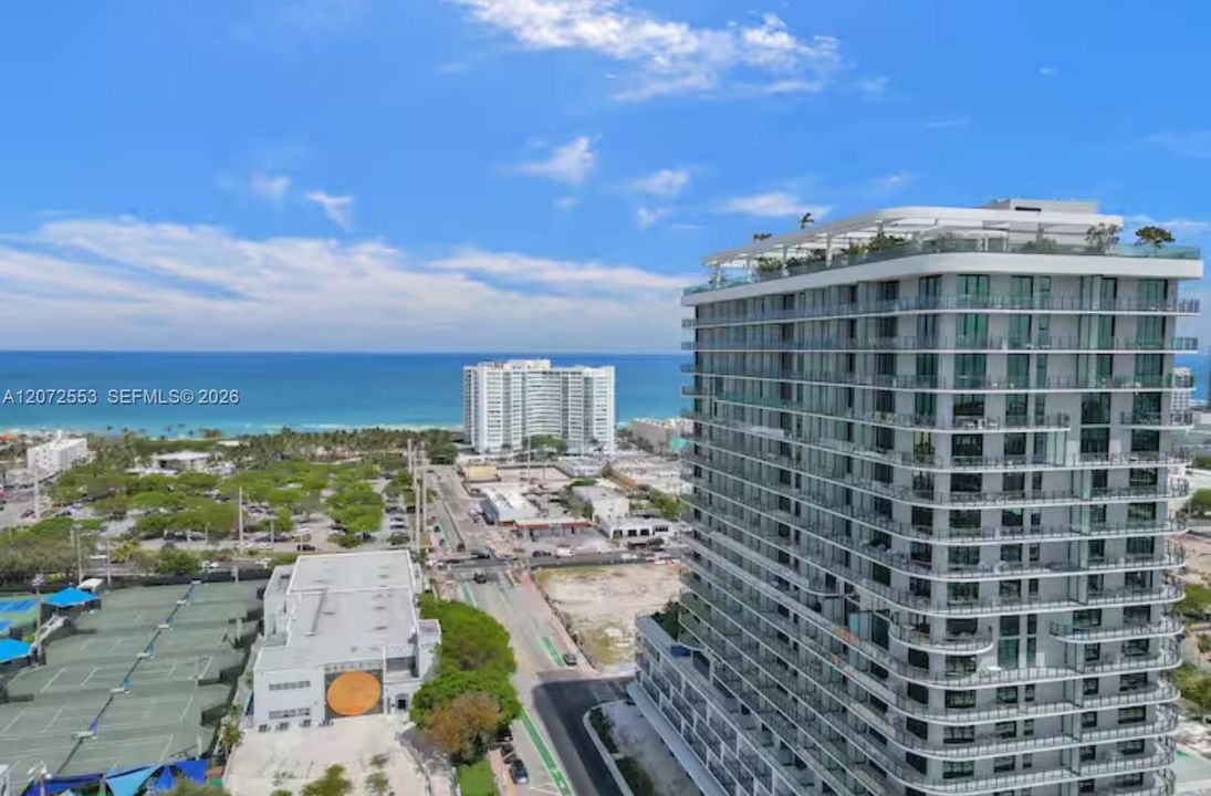 For Sale: $697,000 (1 beds, 1 baths, 412 Square Feet)