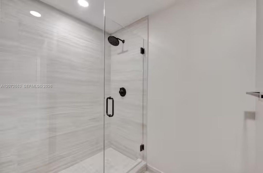 For Sale: $697,000 (1 beds, 1 baths, 412 Square Feet)
