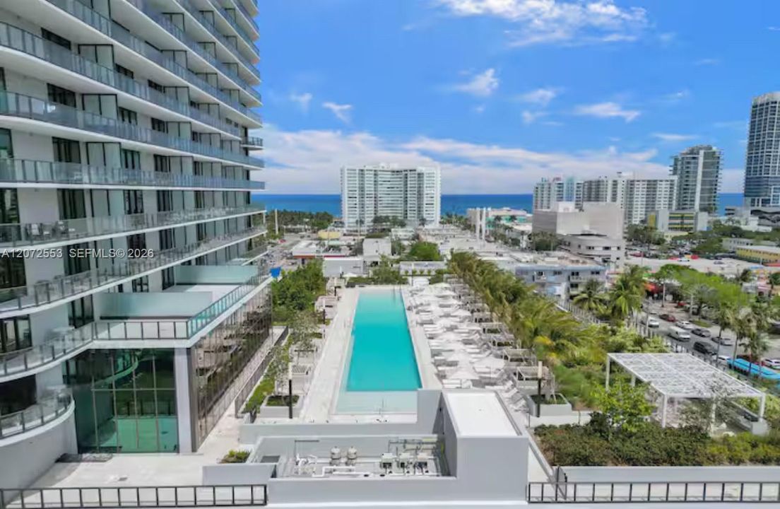 For Sale: $697,000 (1 beds, 1 baths, 412 Square Feet)
