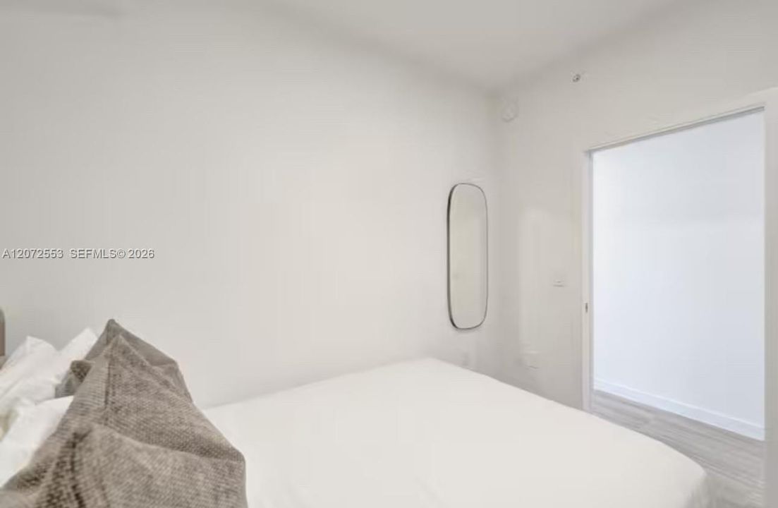 For Sale: $697,000 (1 beds, 1 baths, 412 Square Feet)