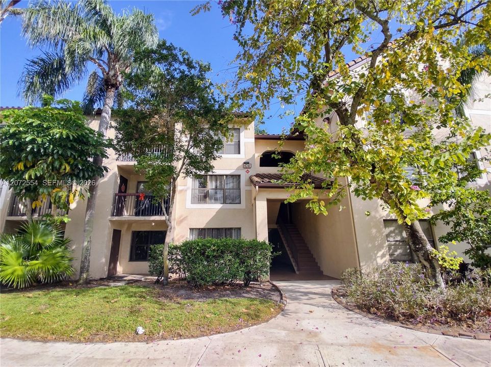 For Sale: $185,000 (1 beds, 1 baths, 620 Square Feet)