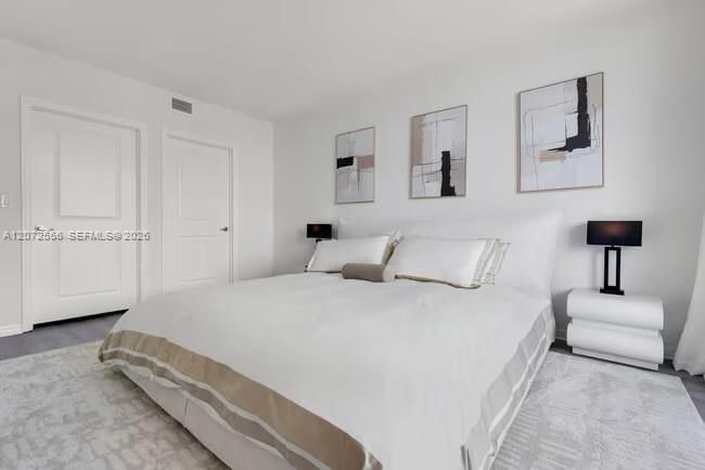 For Rent: $2,342 (1 beds, 1 baths, 737 Square Feet)