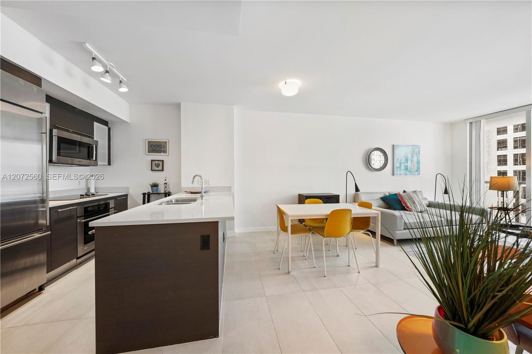 В аренду: $3,250 (1 спален, 1 ванн, 738 Квадратных фут)