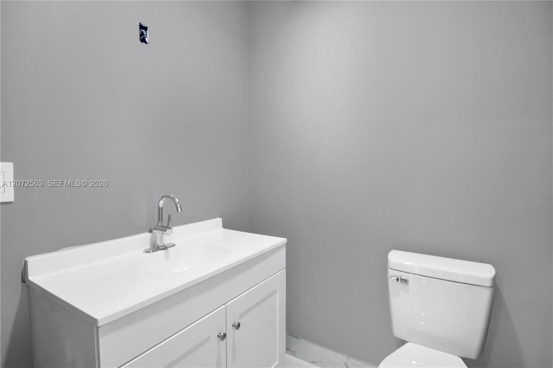 For Sale: $2,100,000 (4 beds, 4 baths, 1555 Square Feet)