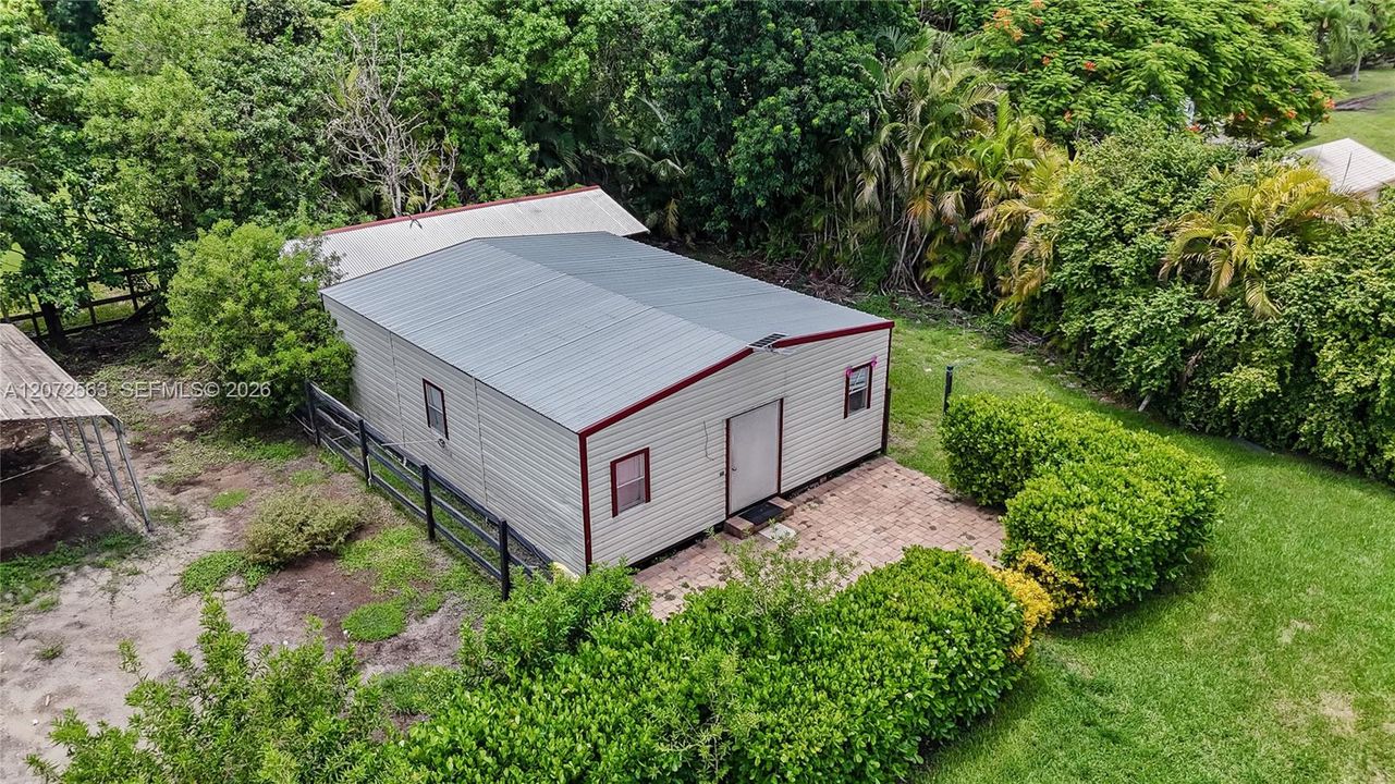 For Sale: $2,100,000 (4 beds, 4 baths, 1555 Square Feet)