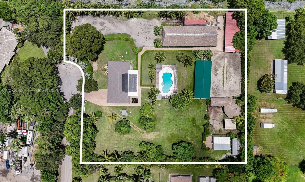 For Sale: $2,100,000 (4 beds, 4 baths, 1555 Square Feet)