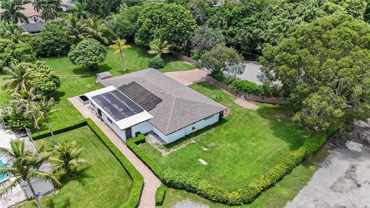 For Sale: $2,100,000 (4 beds, 4 baths, 1555 Square Feet)