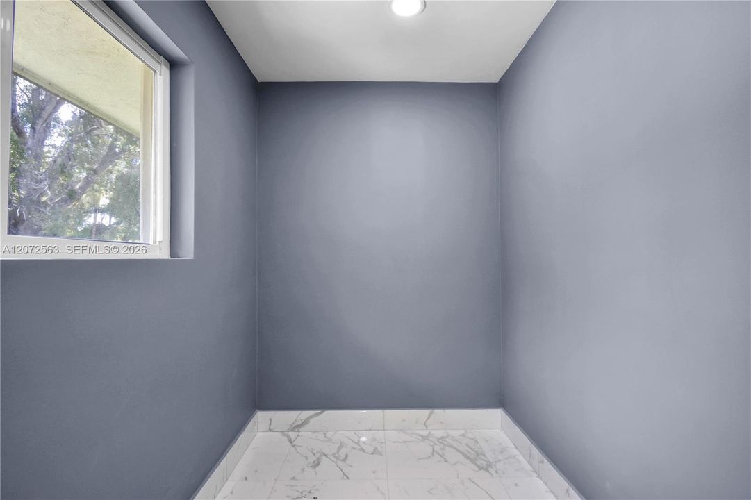 For Sale: $2,100,000 (4 beds, 4 baths, 1555 Square Feet)