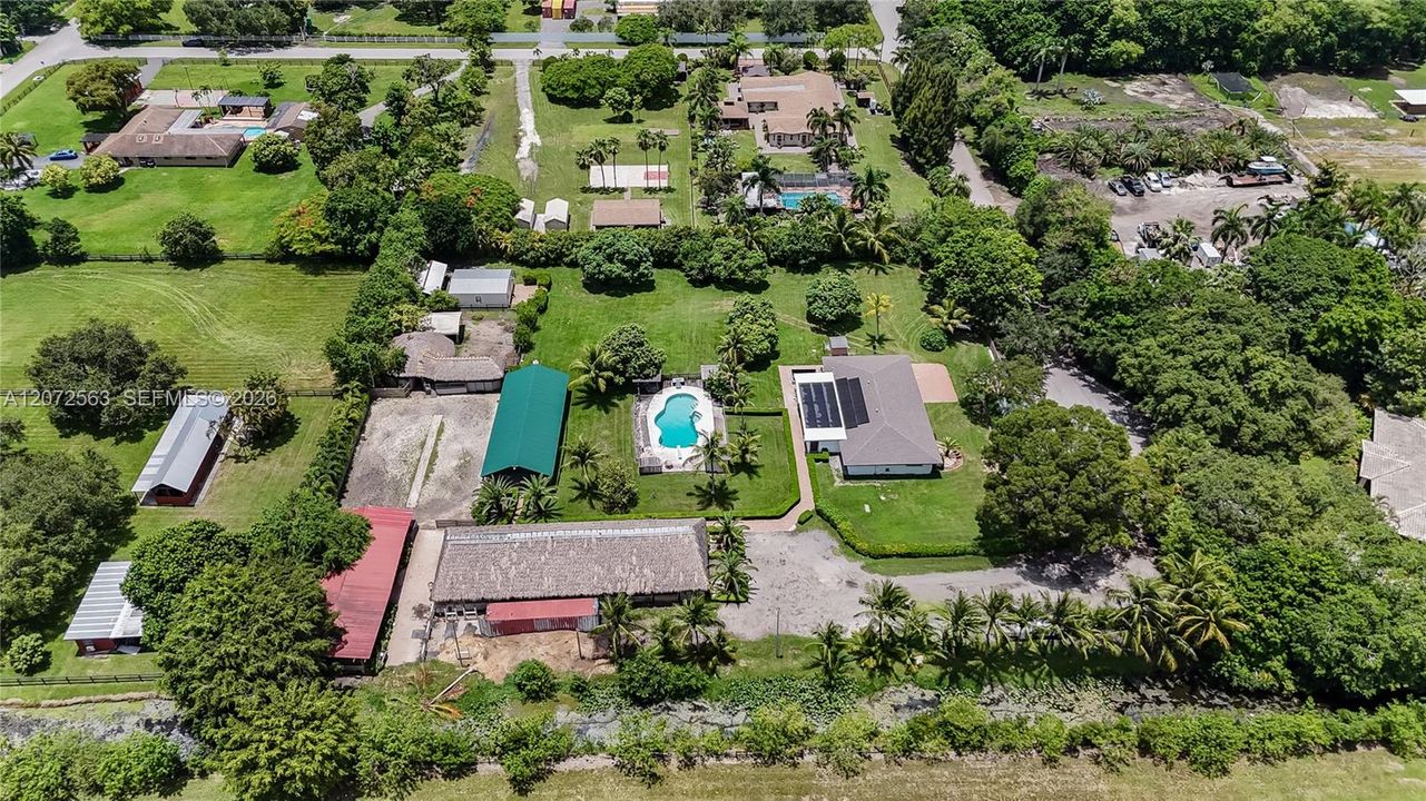 For Sale: $2,100,000 (4 beds, 4 baths, 1555 Square Feet)