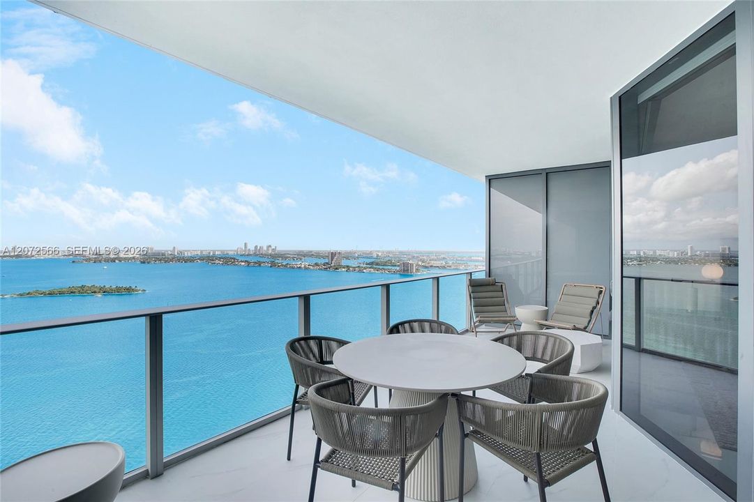 出租: $13,950 (3 贝兹, 3 浴室, 1542 平方英尺)