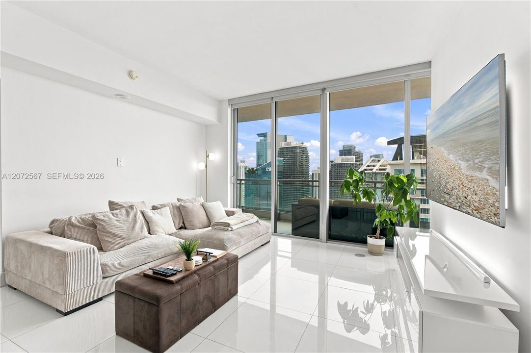 For Rent: $4,400 (2 beds, 2 baths, 1121 Square Feet)