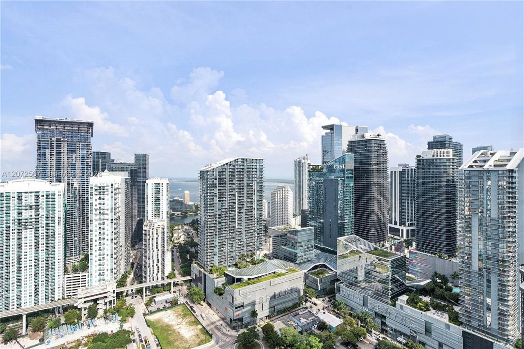 For Rent: $4,400 (2 beds, 2 baths, 1121 Square Feet)