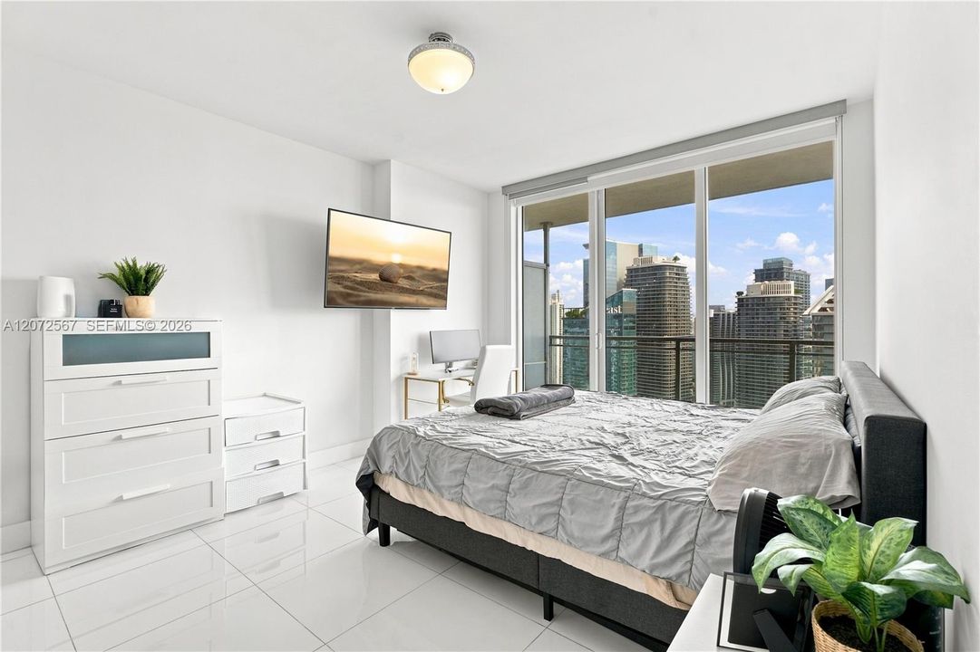 For Rent: $4,400 (2 beds, 2 baths, 1121 Square Feet)