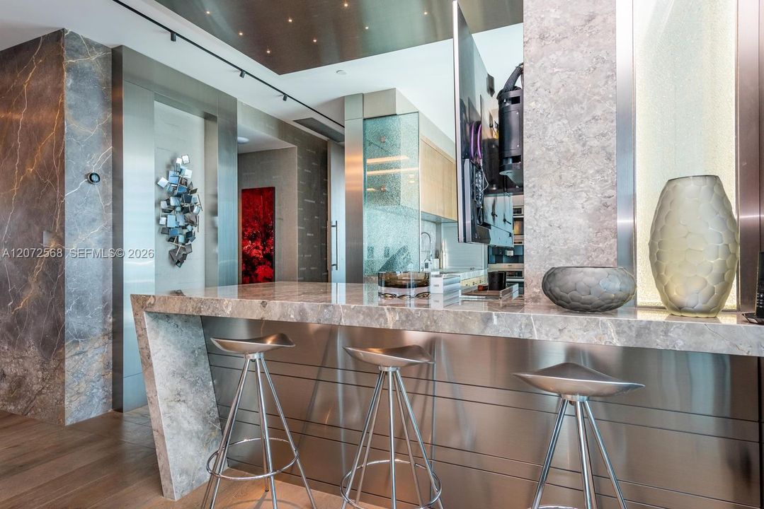 En Venta: $5,595,000 (2 camas, 2 baños, 1698 Pies cuadrados)