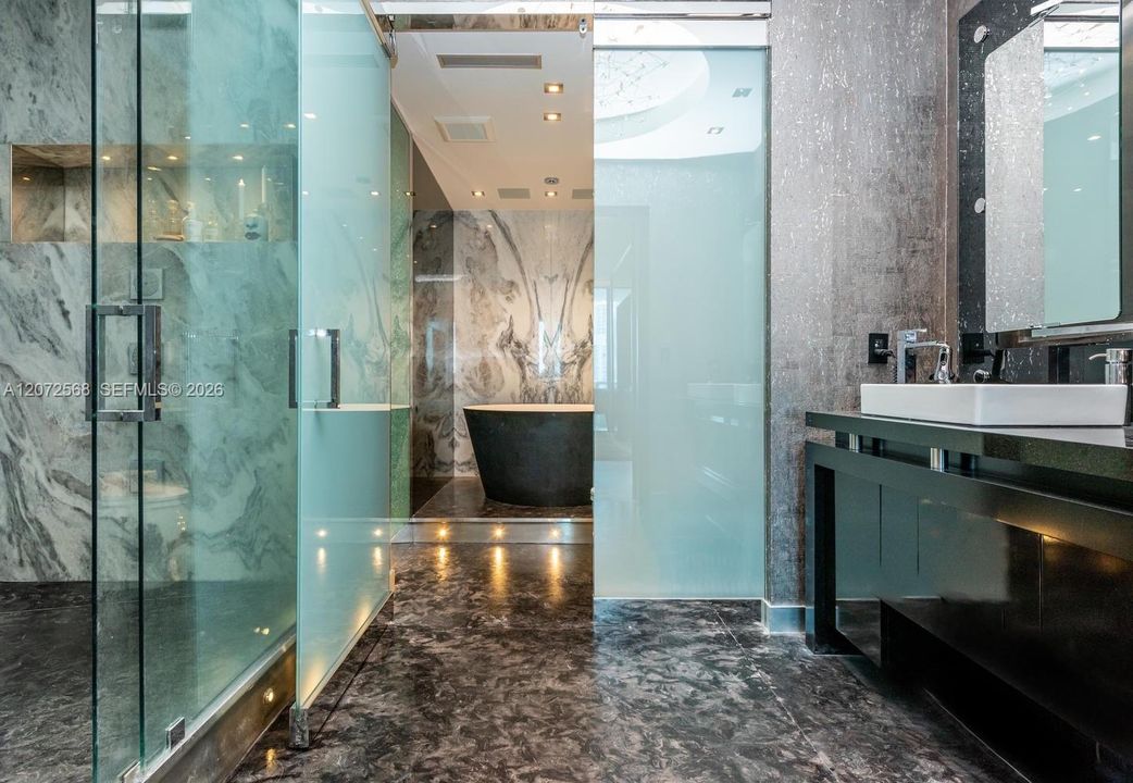 En Venta: $5,595,000 (2 camas, 2 baños, 1698 Pies cuadrados)