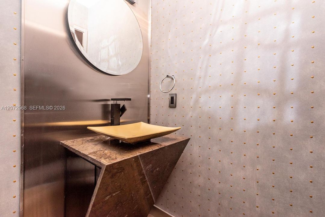 En Venta: $5,595,000 (2 camas, 2 baños, 1698 Pies cuadrados)