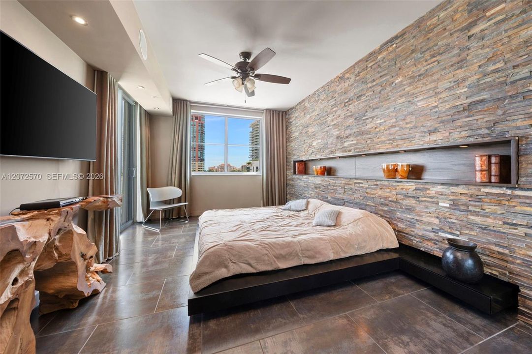 For Sale: $1,695,000 (2 beds, 2 baths, 1196 Square Feet)