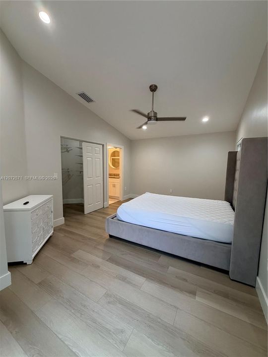 En Renta: $4,400 (4 camas, 2 baños, 1420 Pies cuadrados)
