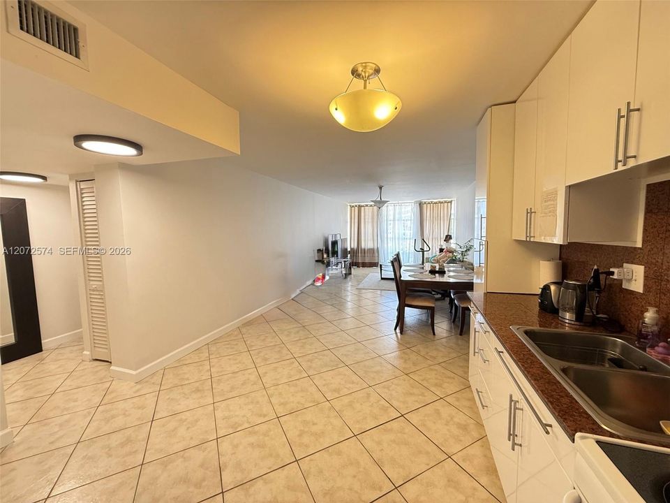В аренду: $1,750 (1 спален, 1 ванн, 820 Квадратных фут)