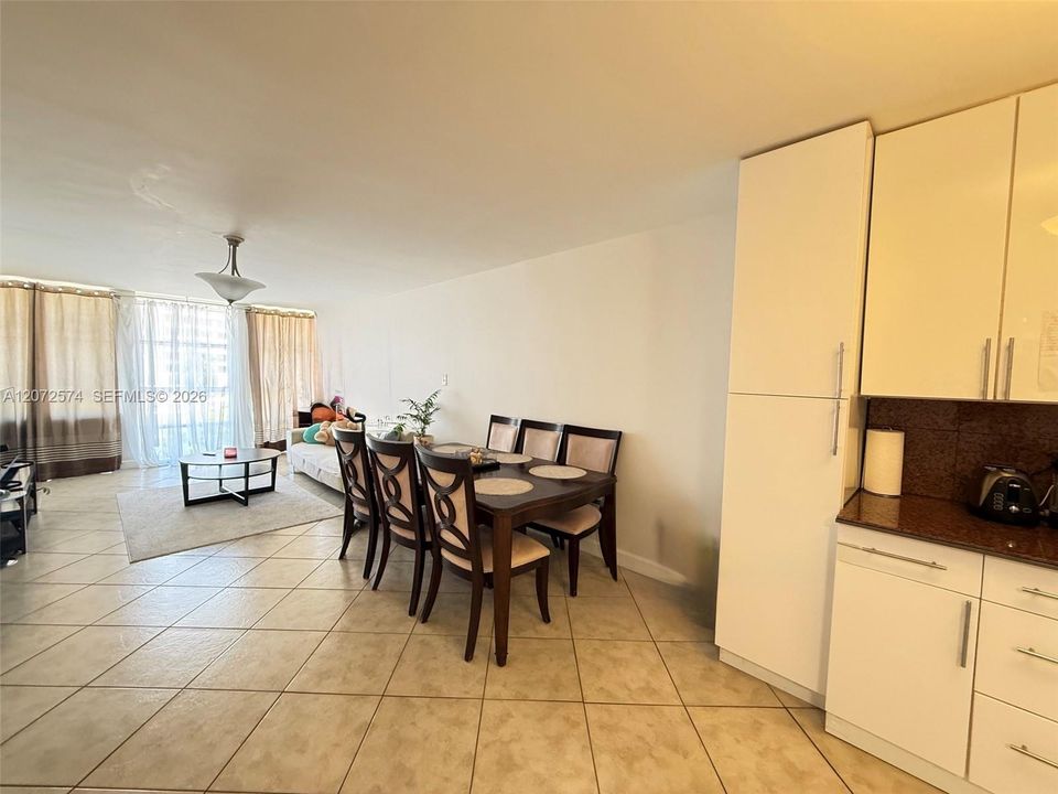 В аренду: $1,750 (1 спален, 1 ванн, 820 Квадратных фут)