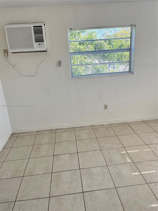 В аренду: $1,395 (1 спален, 1 ванн, 7680 Квадратных фут)