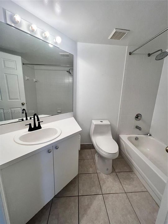 В аренду: $2,300 (2 спален, 2 ванн, 1054 Квадратных фут)
